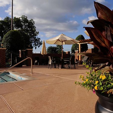 Hampton Inn & Suites Nashville-Vanderbilt-Elliston Place Экстерьер фото