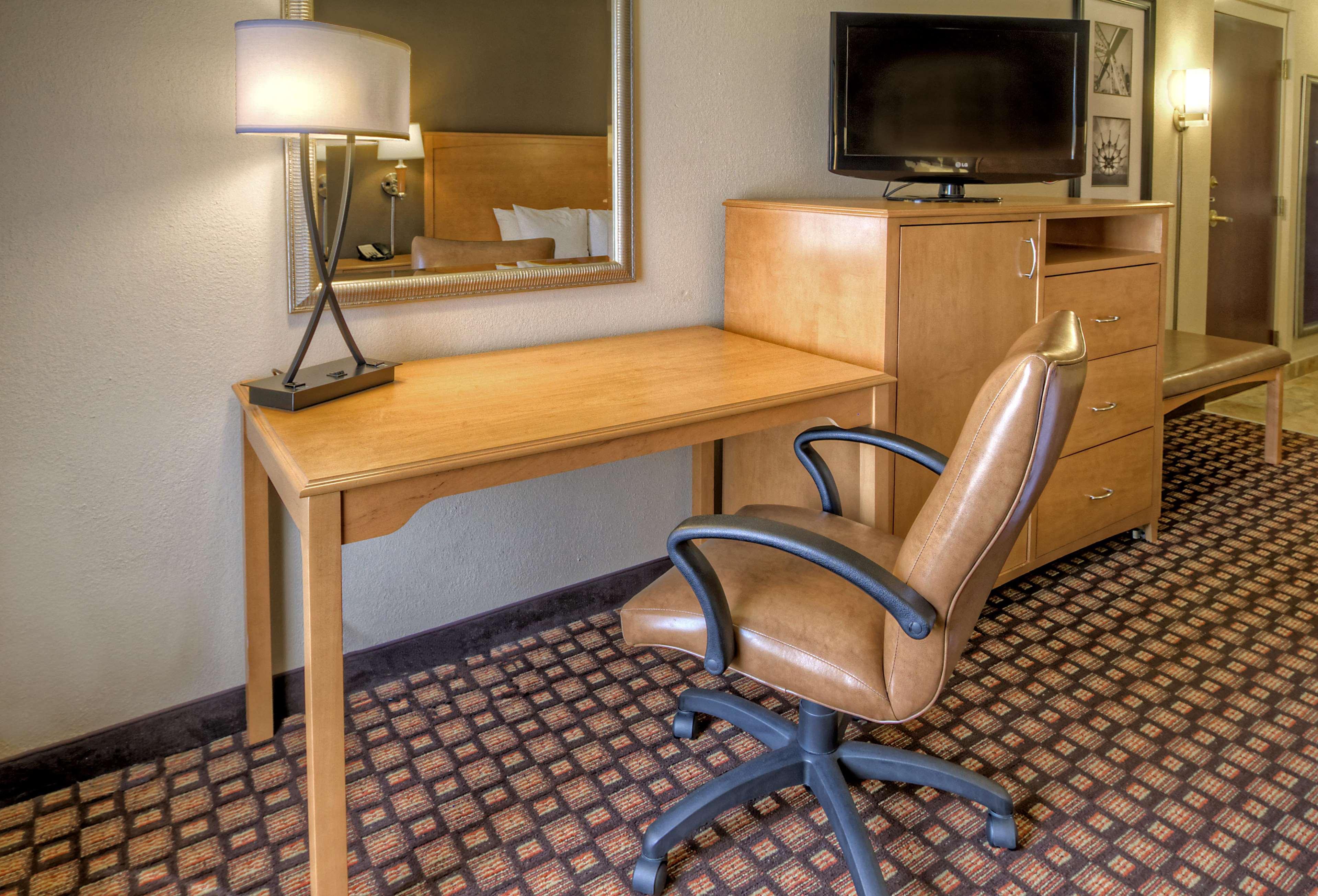 Hampton Inn & Suites Nashville-Vanderbilt-Elliston Place Экстерьер фото