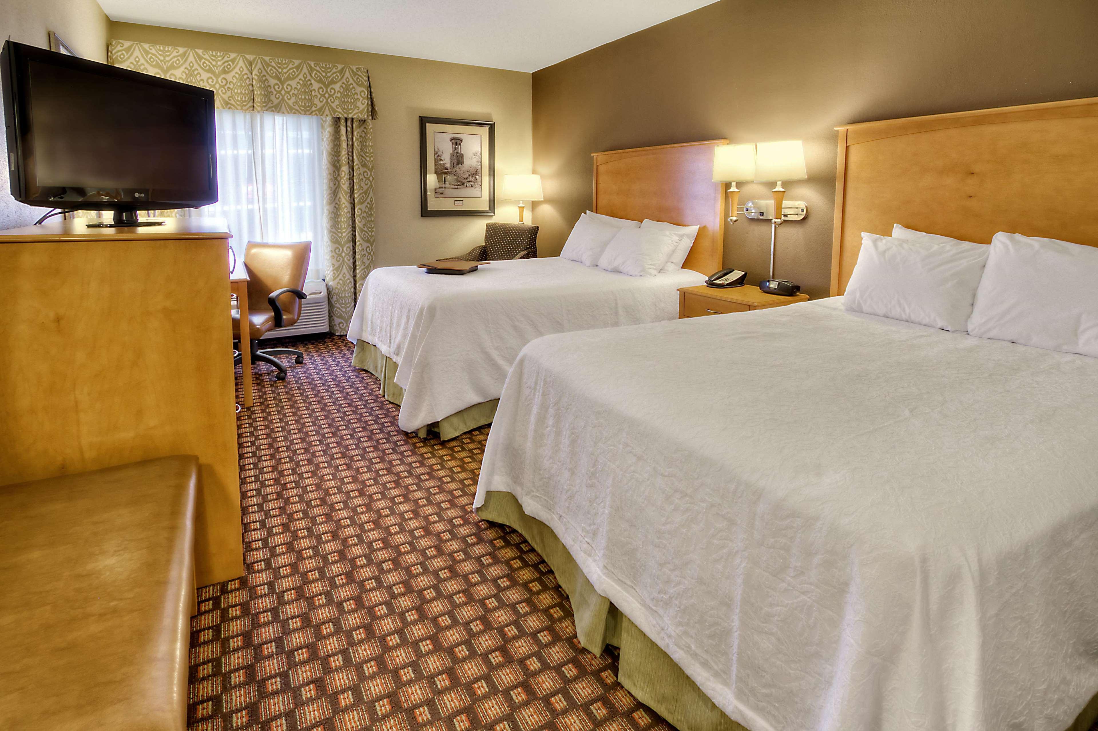 Hampton Inn & Suites Nashville-Vanderbilt-Elliston Place Экстерьер фото