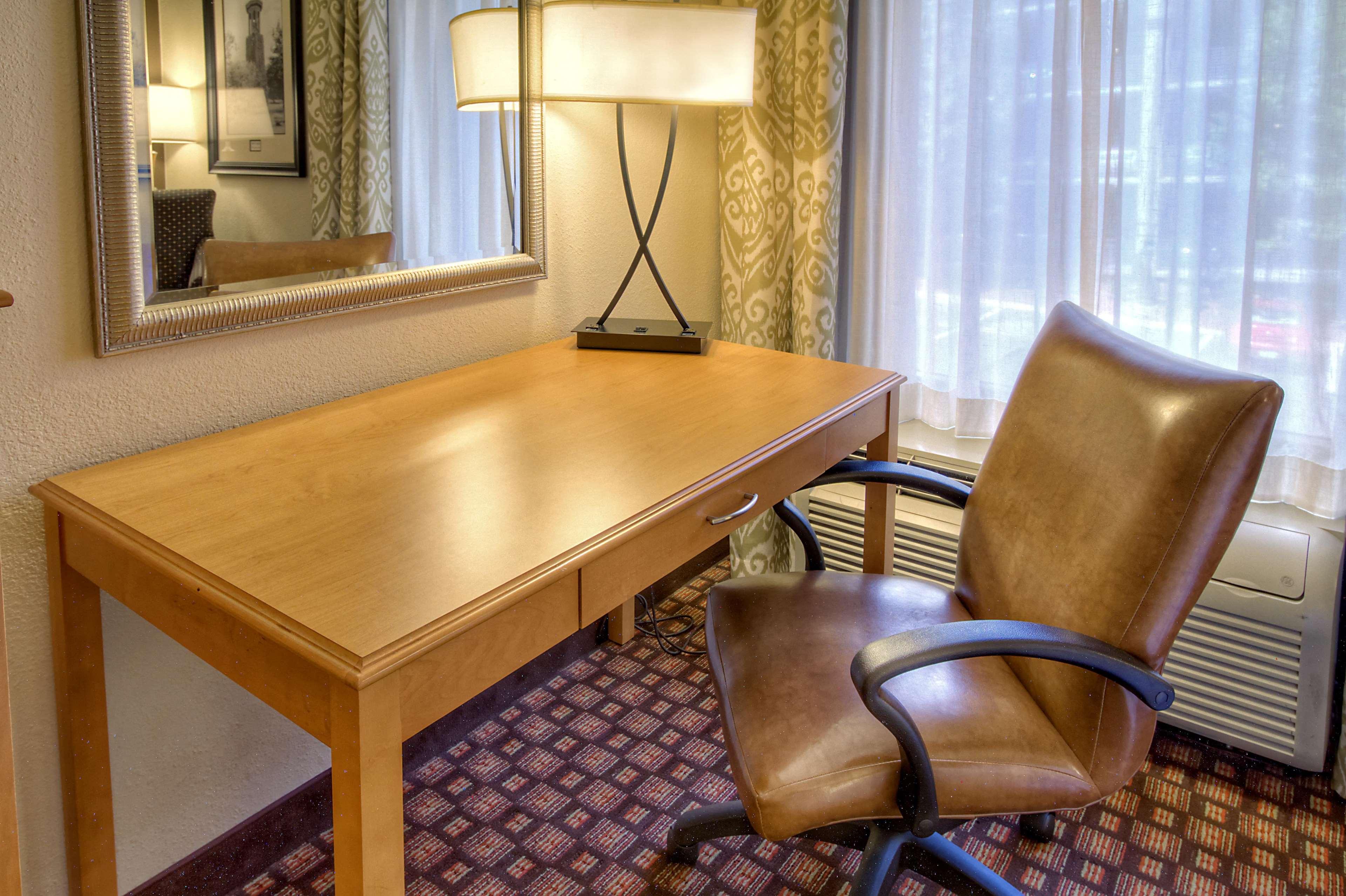Hampton Inn & Suites Nashville-Vanderbilt-Elliston Place Экстерьер фото