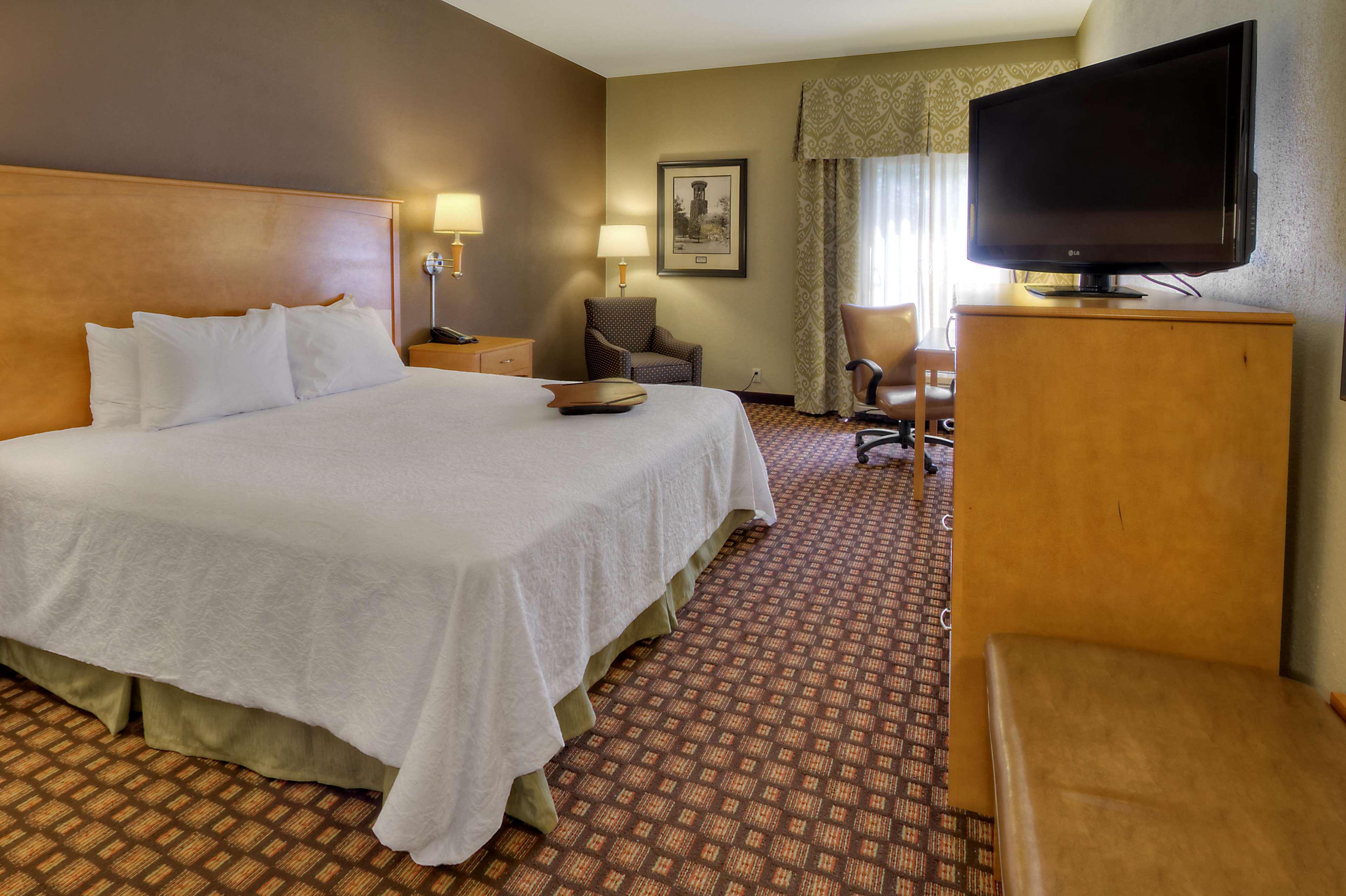 Hampton Inn & Suites Nashville-Vanderbilt-Elliston Place Экстерьер фото