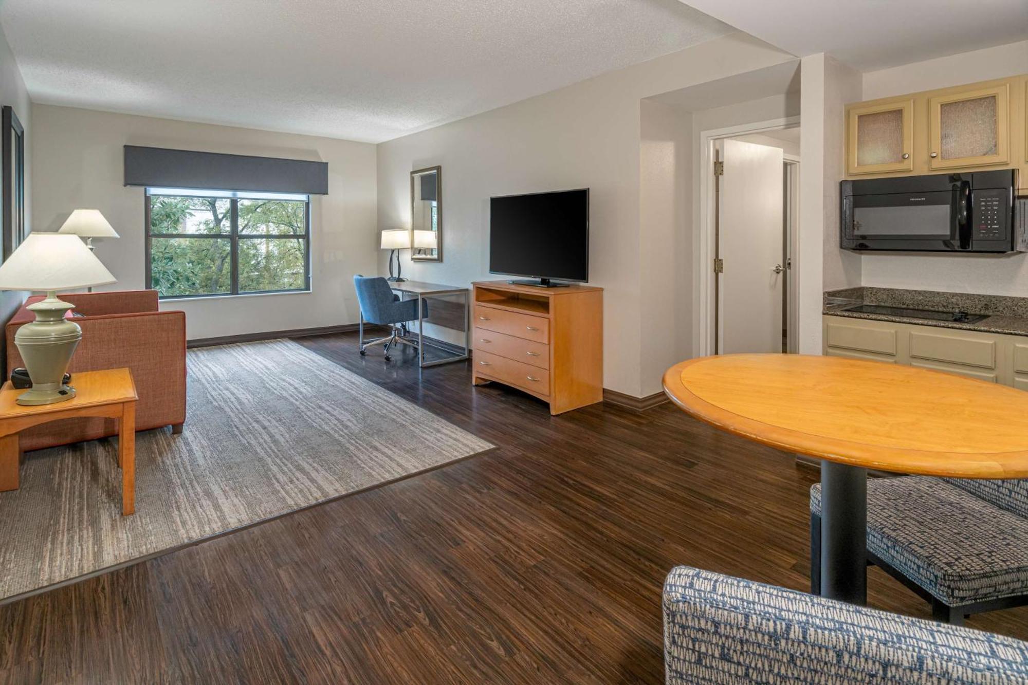 Hampton Inn & Suites Nashville-Vanderbilt-Elliston Place Экстерьер фото