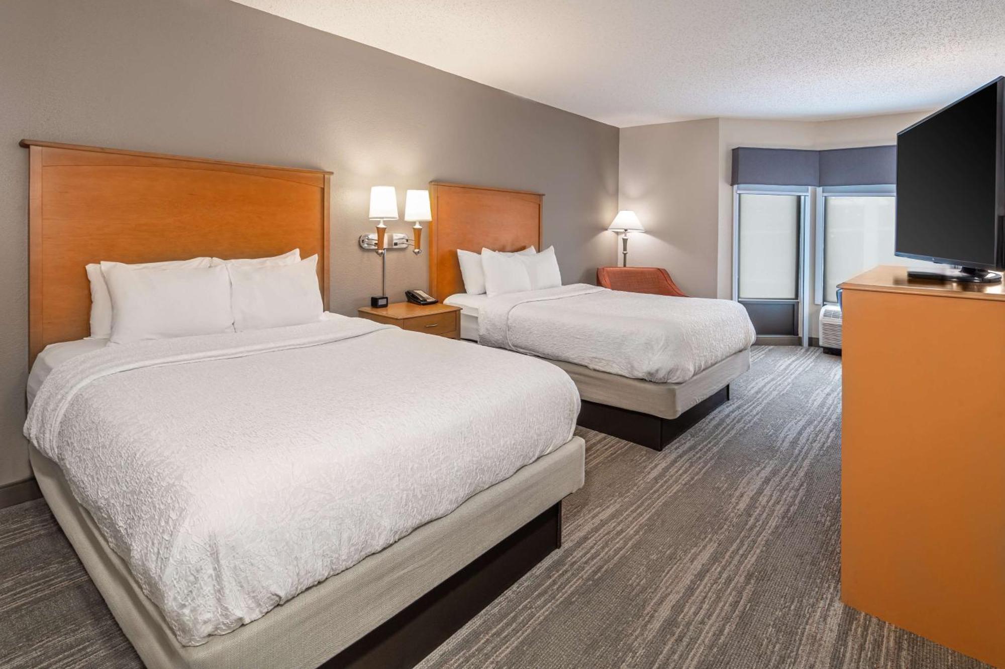 Hampton Inn & Suites Nashville-Vanderbilt-Elliston Place Экстерьер фото