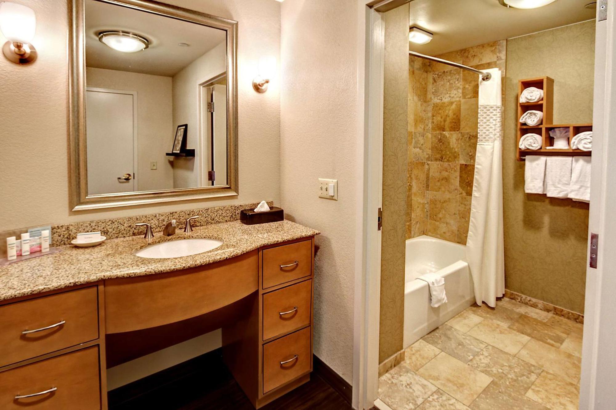 Hampton Inn & Suites Nashville-Vanderbilt-Elliston Place Экстерьер фото