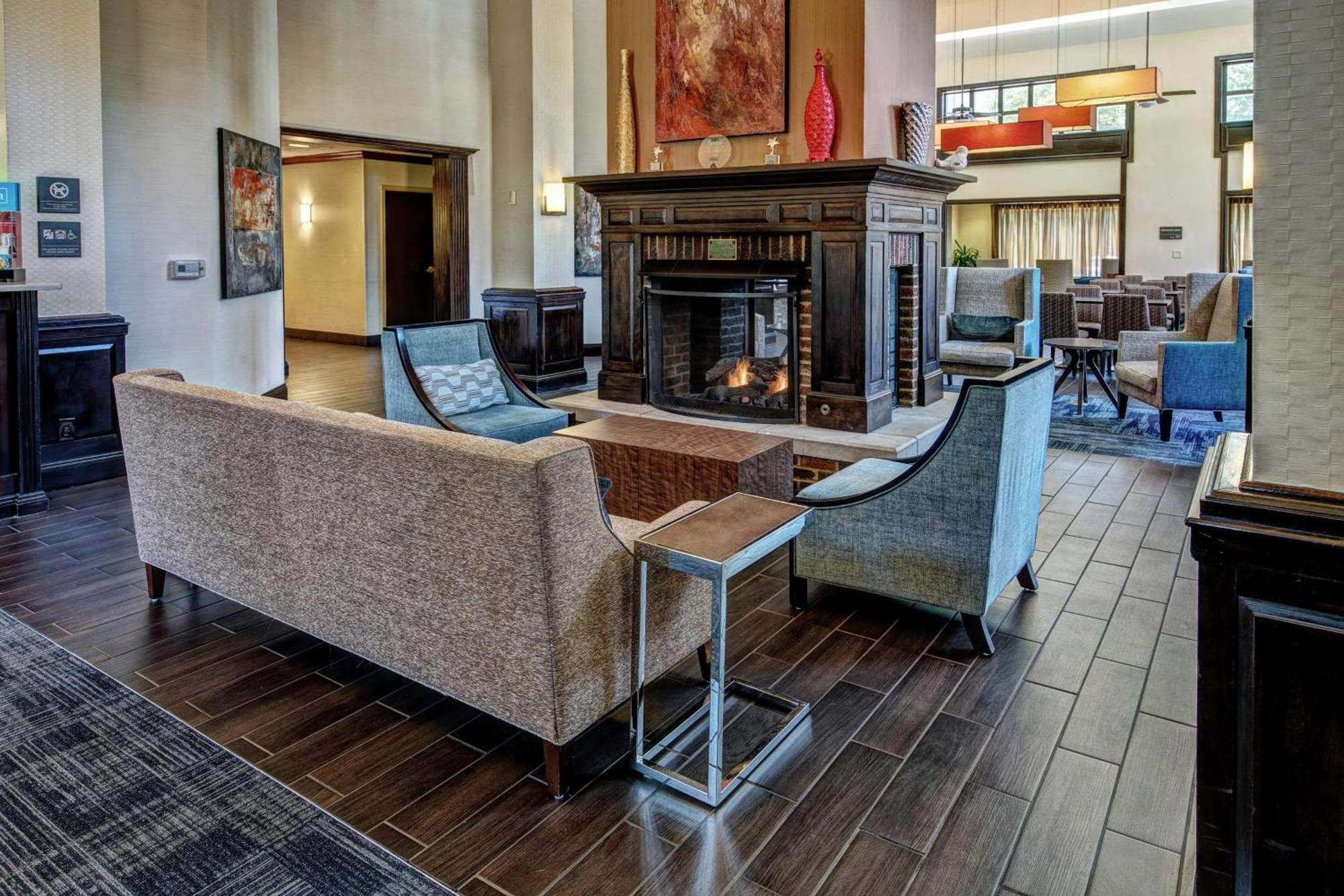 Hampton Inn & Suites Nashville-Vanderbilt-Elliston Place Экстерьер фото