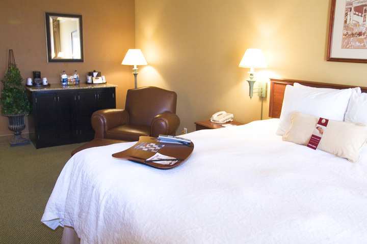 Hampton Inn & Suites Nashville-Vanderbilt-Elliston Place Экстерьер фото